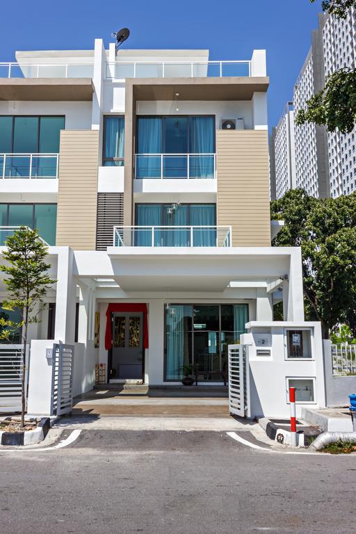 R Residence Jelutong Dış mekan fotoğraf